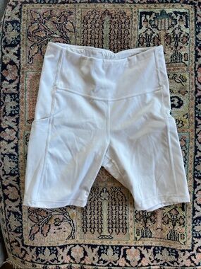 Athleta Ultimate Stash pocket biker shorts S